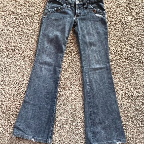 Frankie B Women’s Size 2 Buttoned Heart Back Pocket Low Waist Flared Jeans - Picture 1 of 5